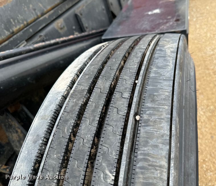 image for item ND9349 2005 Mack CV713 roll-off container truck