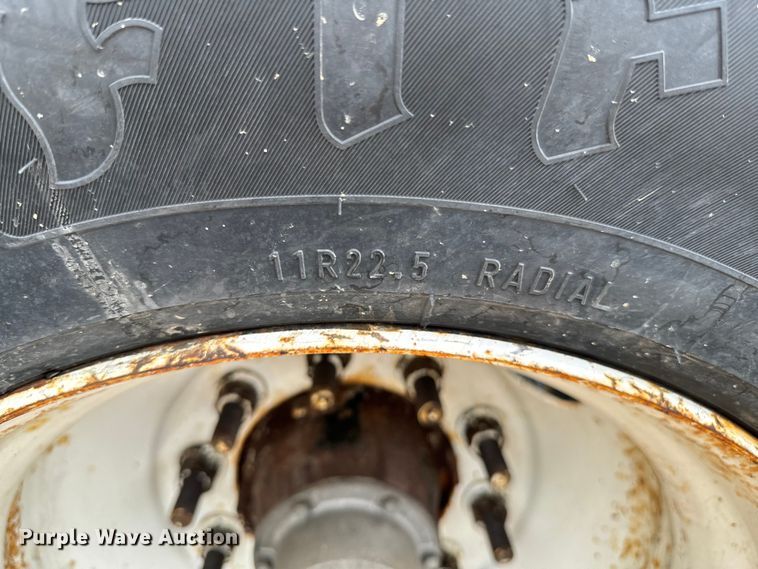 image for item ND9349 2005 Mack CV713 roll-off container truck