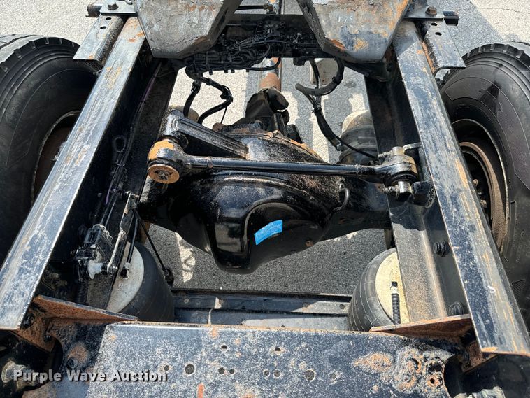 image for item ND9357 2010 Kenworth T370 semi truck