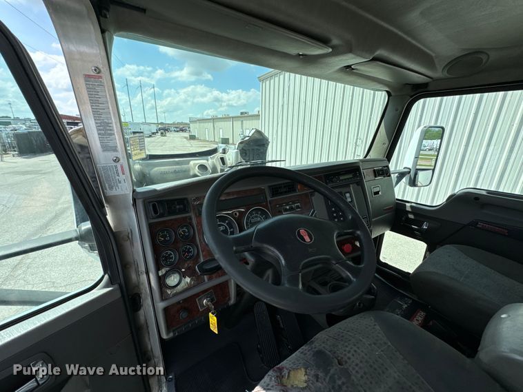 image for item ND9357 2010 Kenworth T370 semi truck