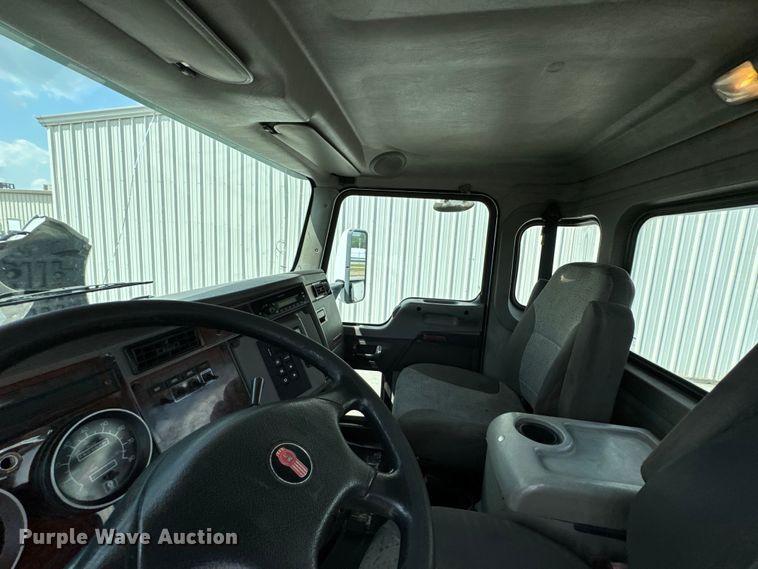 image for item ND9357 2010 Kenworth T370 semi truck
