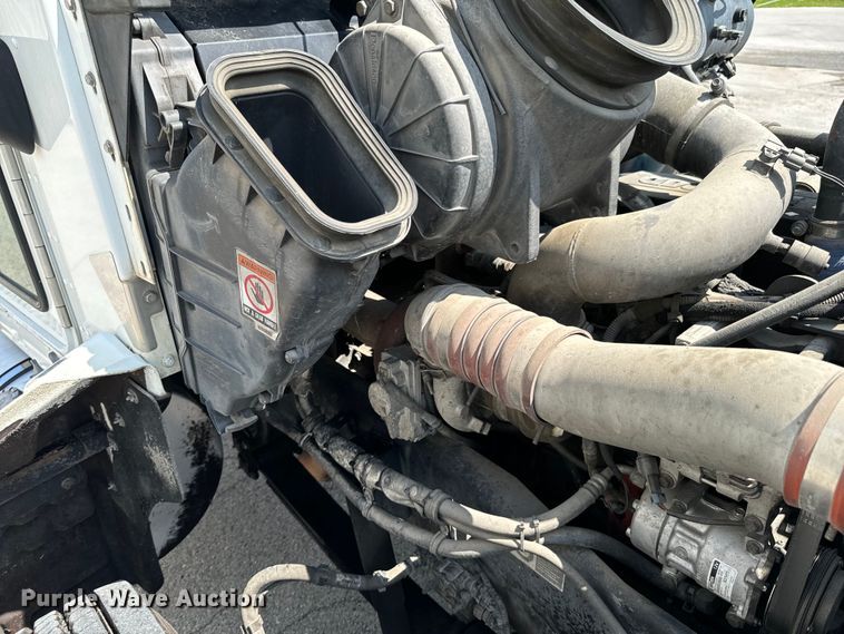 image for item ND9357 2010 Kenworth T370 semi truck