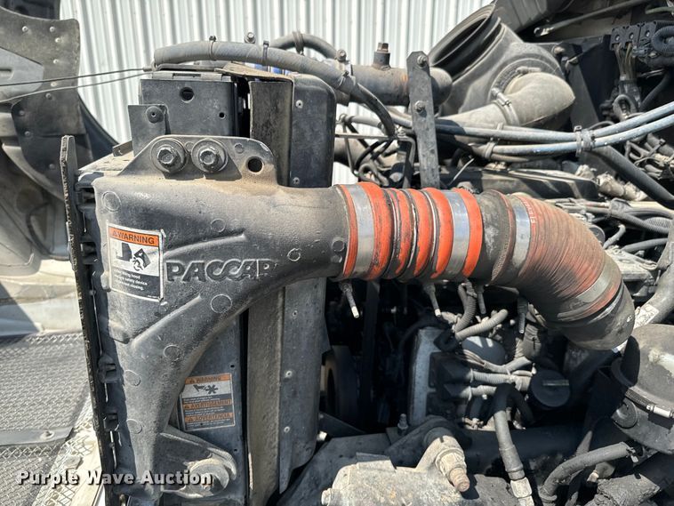 image for item ND9357 2010 Kenworth T370 semi truck