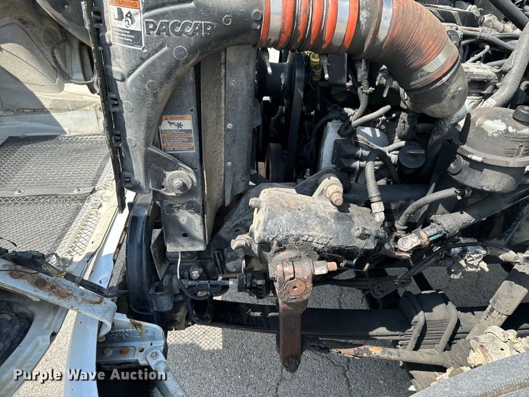 image for item ND9357 2010 Kenworth T370 semi truck