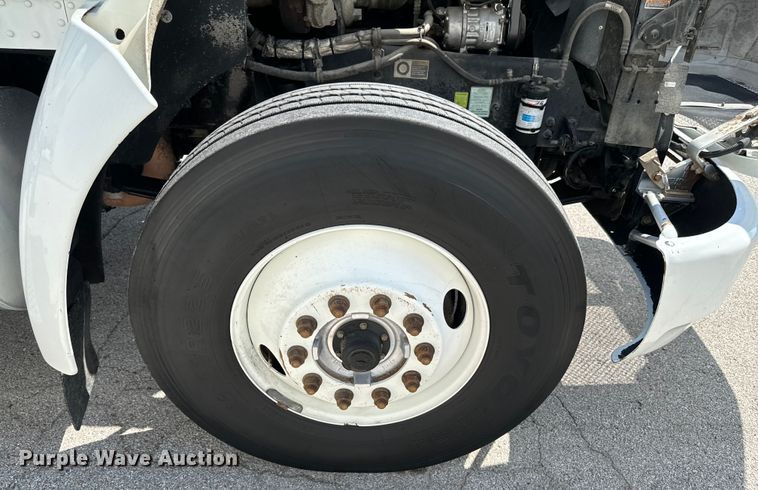 image for item ND9357 2010 Kenworth T370 semi truck