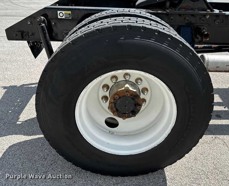 image for item ND9357 2010 Kenworth T370 semi truck