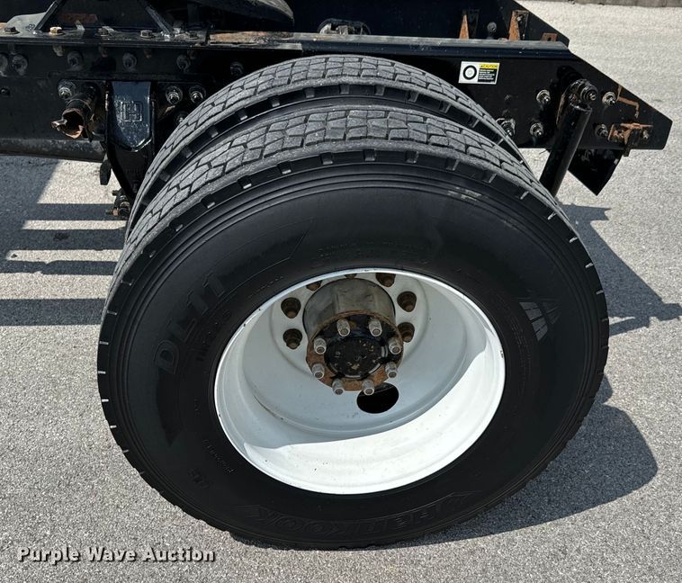 image for item ND9357 2010 Kenworth T370 semi truck