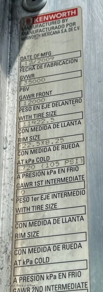 image for item ND9357 2010 Kenworth T370 semi truck