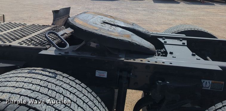 image for item NG9811 2020 Kenworth  T680 semi truck