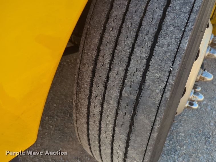 image for item NG9811 2020 Kenworth  T680 semi truck