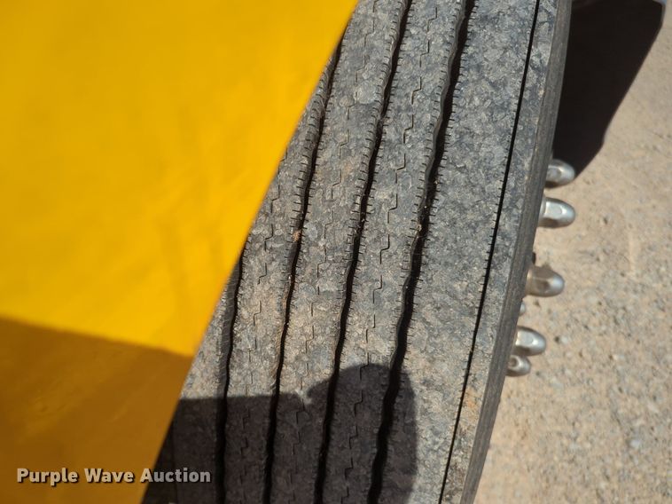 image for item NG9811 2020 Kenworth  T680 semi truck