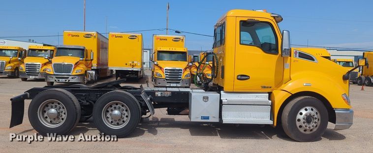 image for item NG9812 2020 Kenworth T680 semi truck