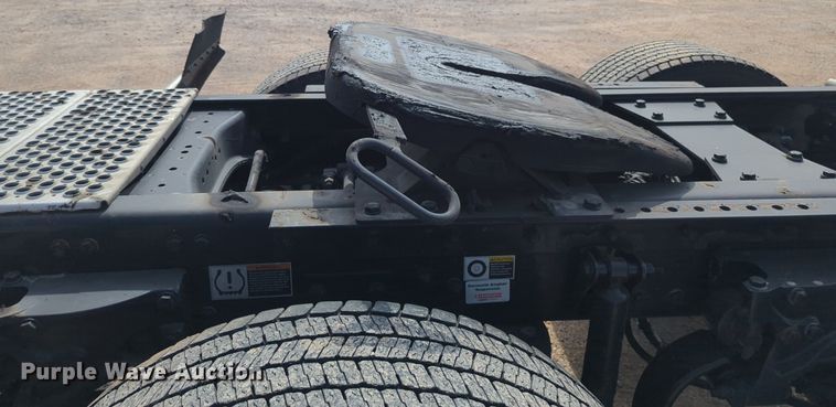 image for item NG9812 2020 Kenworth T680 semi truck