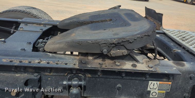 image for item NG9812 2020 Kenworth T680 semi truck