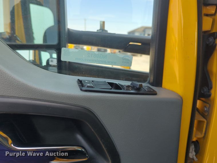 image for item NG9812 2020 Kenworth T680 semi truck