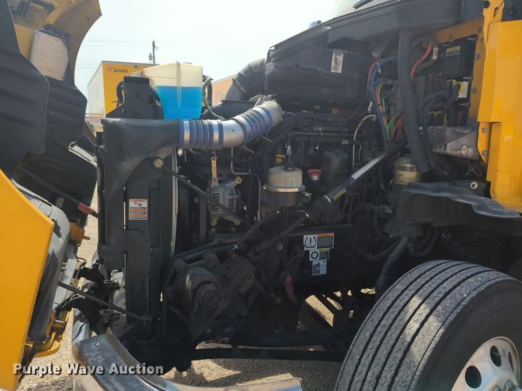 image for item NG9812 2020 Kenworth T680 semi truck