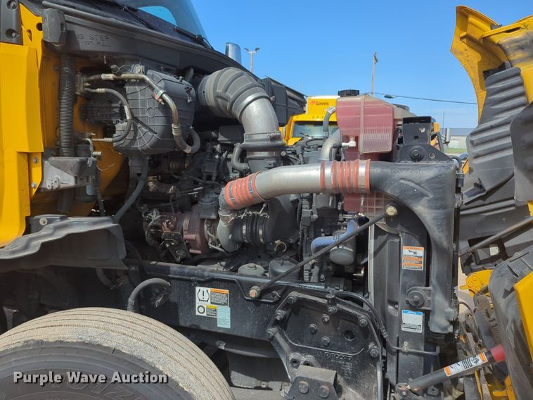 image for item NG9812 2020 Kenworth T680 semi truck