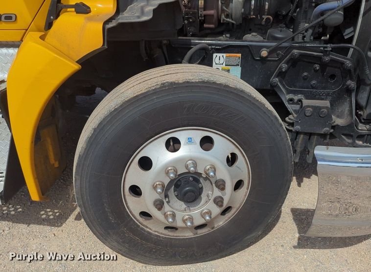 image for item NG9812 2020 Kenworth T680 semi truck