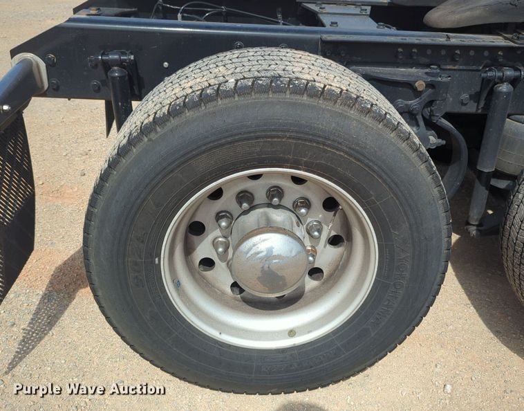 image for item NG9812 2020 Kenworth T680 semi truck