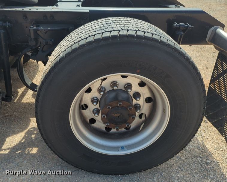 image for item NG9812 2020 Kenworth T680 semi truck