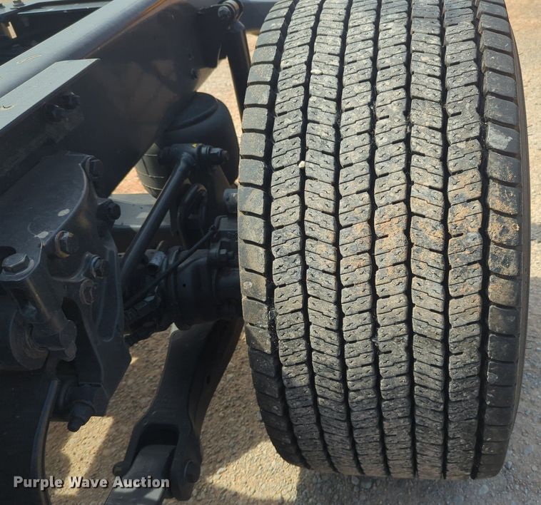 image for item NG9812 2020 Kenworth T680 semi truck