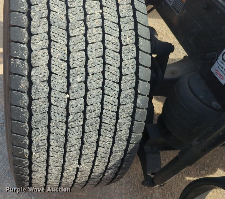 image for item NG9812 2020 Kenworth T680 semi truck