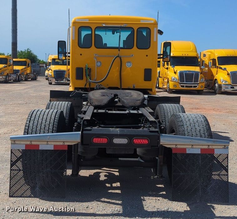 image for item NG9813 2020 Kenworth  T680 semi truck