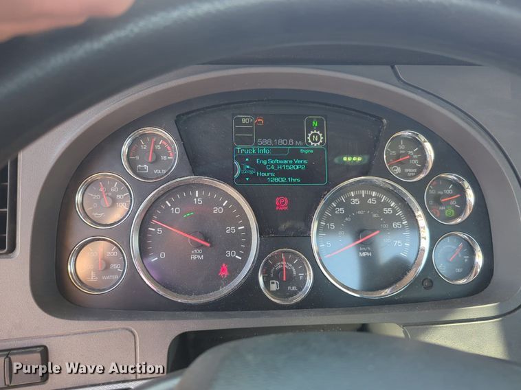 image for item NG9813 2020 Kenworth  T680 semi truck