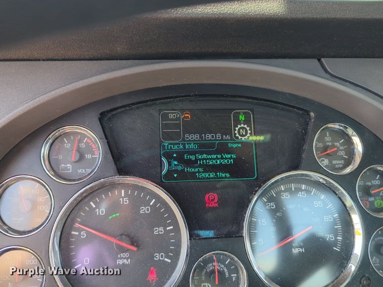 image for item NG9813 2020 Kenworth  T680 semi truck