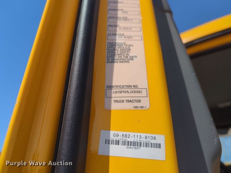 image for item NG9813 2020 Kenworth  T680 semi truck