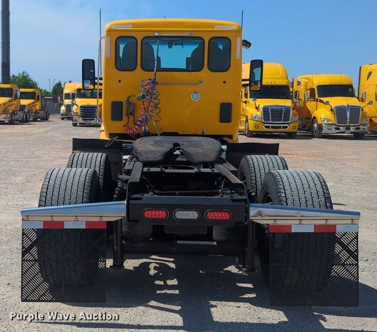 image for item NG9814 2020 Kenworth  T680 semi truck