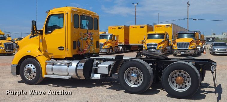image for item NG9814 2020 Kenworth  T680 semi truck