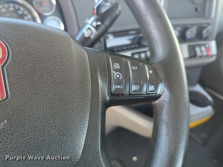 image for item NG9814 2020 Kenworth  T680 semi truck