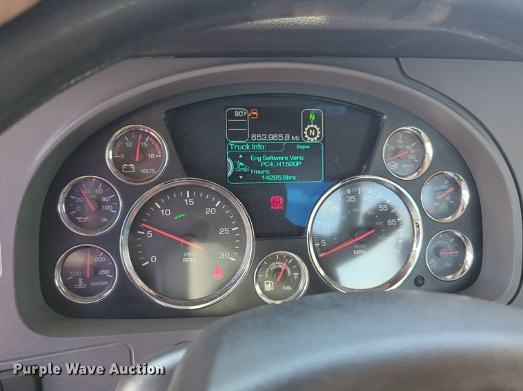 image for item NG9814 2020 Kenworth  T680 semi truck