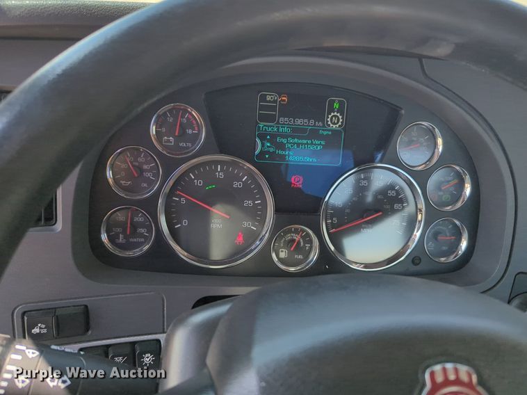 image for item NG9814 2020 Kenworth  T680 semi truck