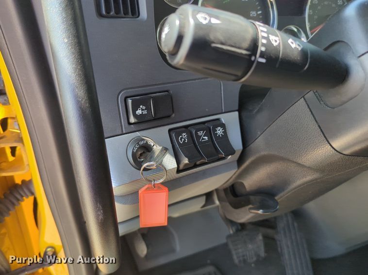 image for item NG9814 2020 Kenworth  T680 semi truck