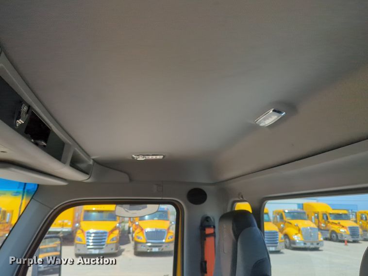 image for item NG9814 2020 Kenworth  T680 semi truck