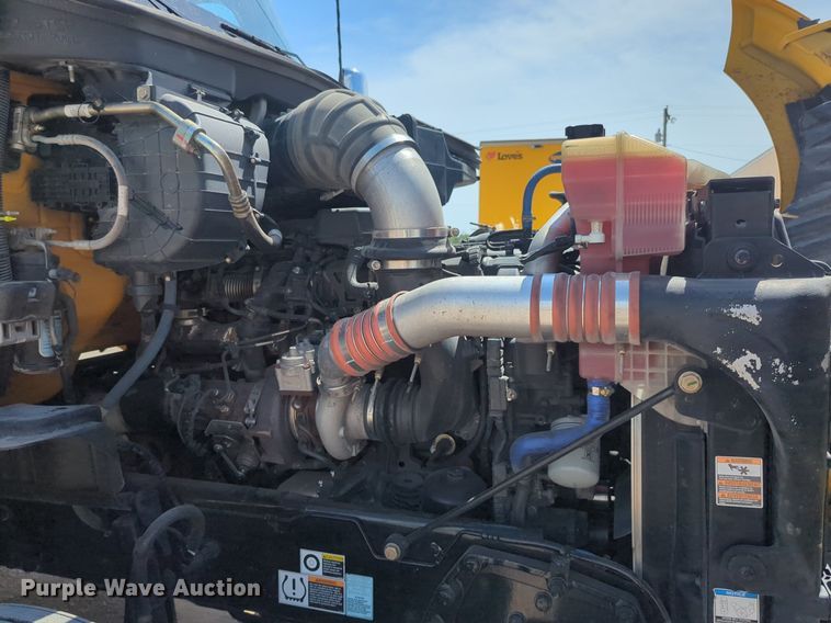 image for item NG9814 2020 Kenworth  T680 semi truck