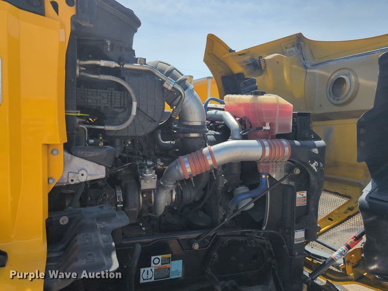 image for item NG9814 2020 Kenworth  T680 semi truck