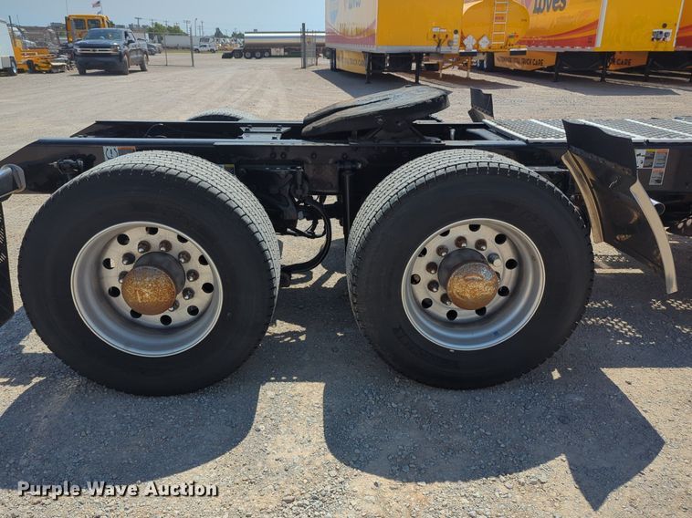 image for item NG9814 2020 Kenworth  T680 semi truck