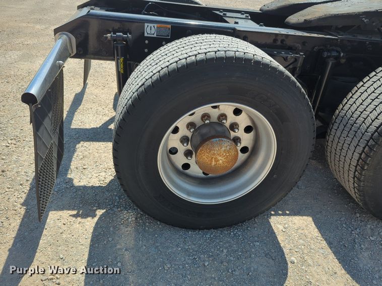 image for item NG9814 2020 Kenworth  T680 semi truck