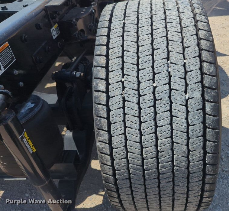 image for item NG9814 2020 Kenworth  T680 semi truck