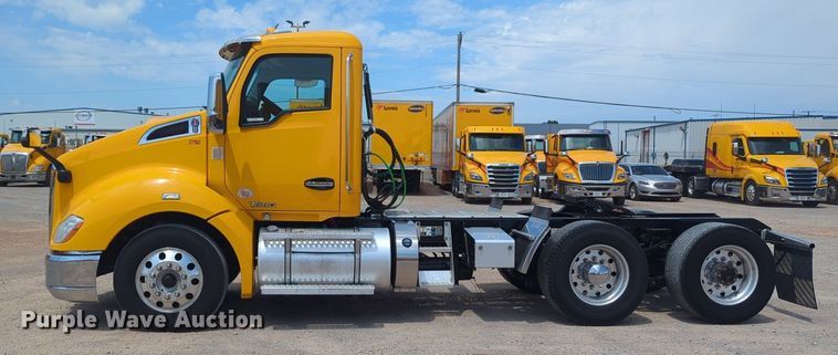 image for item NG9816 2020 Kenworth T680 semi truck