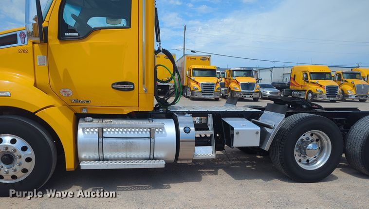image for item NG9816 2020 Kenworth T680 semi truck