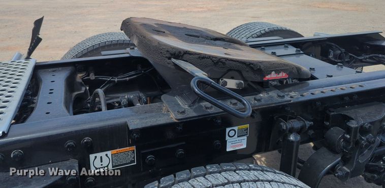 image for item NG9816 2020 Kenworth T680 semi truck