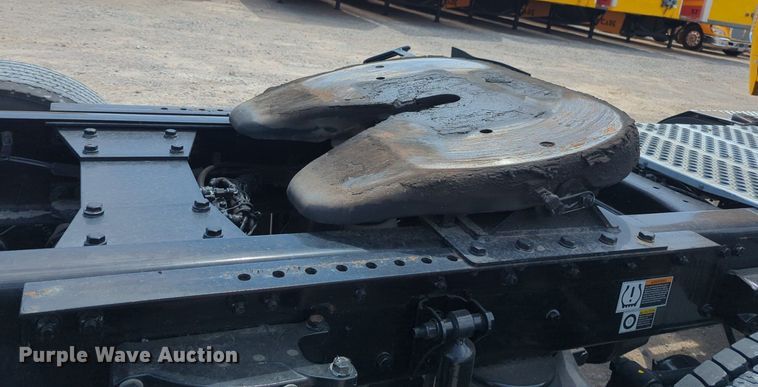 image for item NG9816 2020 Kenworth T680 semi truck