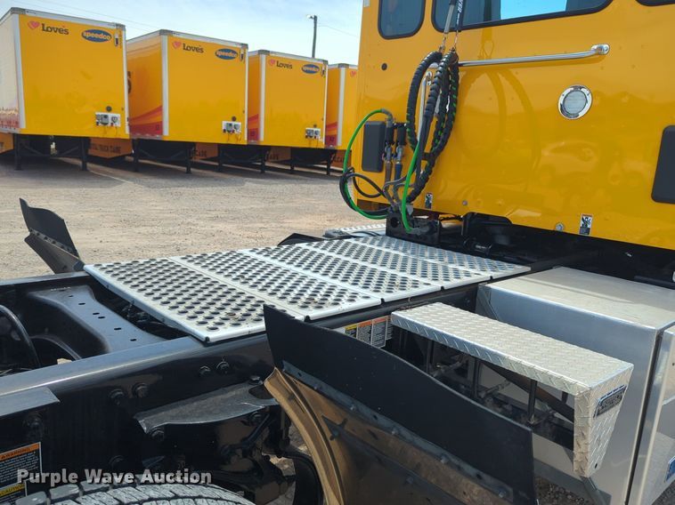 image for item NG9816 2020 Kenworth T680 semi truck