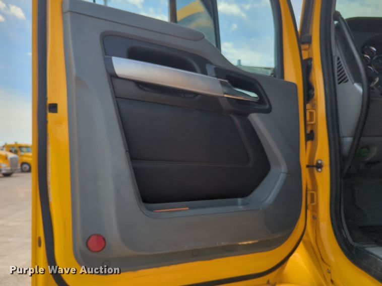 image for item NG9816 2020 Kenworth T680 semi truck