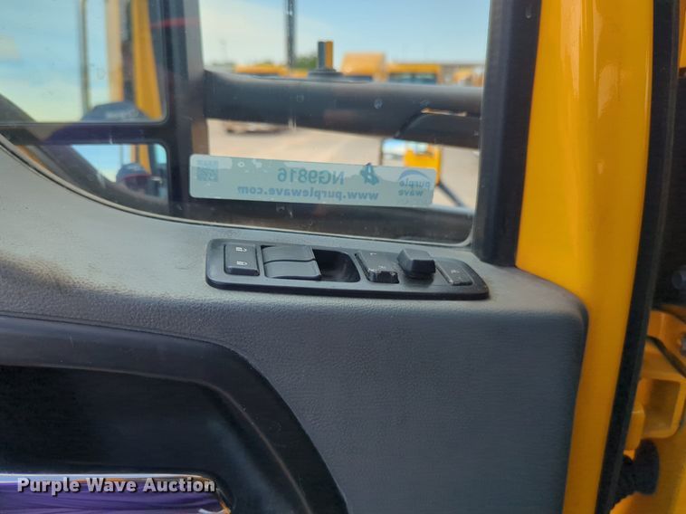 image for item NG9816 2020 Kenworth T680 semi truck