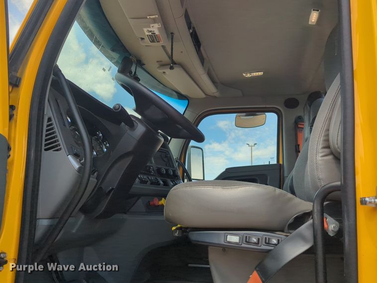 image for item NG9816 2020 Kenworth T680 semi truck